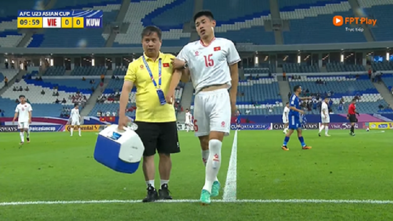 chuyen-gia-van-dai-khong-hieu-sao-dinh-bac-lien-tuc-gap-van-den-nhu-vay-kheo-bi-van-sy-son-yem-bua-roi
